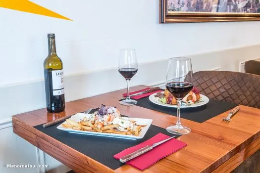 Plato del Bar LaKaña, Sant Lluís