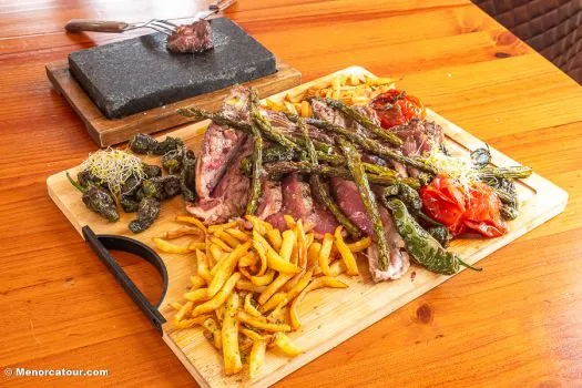 Plato del Bar LaKaña, Sant Lluís