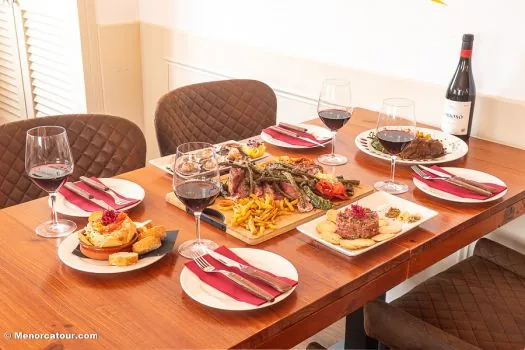Plato del Bar LaKaña, Sant Lluís